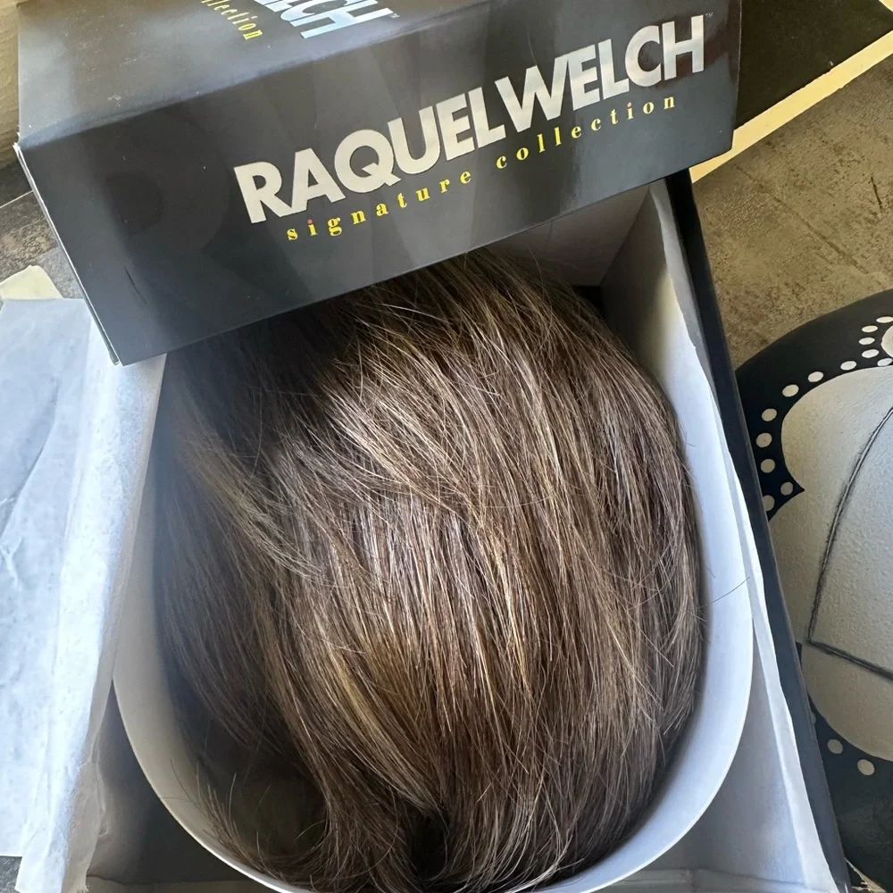 Raquel Welch Vision Average Wig Honey Ginger SS14/25 | Chic Bob